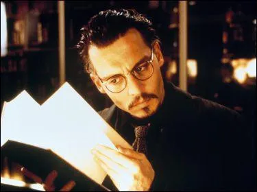 Quel est le nom du livre sur lequel il enqute dans la Neuvime Porte ?