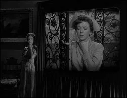 Dans quel pisode une star qui refuse de vieillir finit-elle prisonnire dans son propre film ?