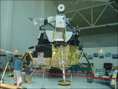 Encore une navette mais pour se poser sur la lune , le :