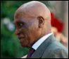 Le prsident sngalais Abdoulaye Wade a envoy des fleurs  l'ancien prsident brsilien Lula lors du Forum social de Dakar, disant...