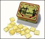 Quel est le nom de ce bonbon translucide et de couleur dore ?