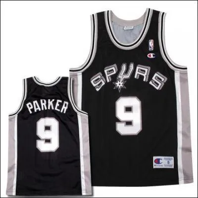 Dans quelle ville jouent les Spurs ?