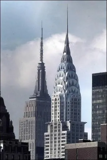 Quel centre de pouvoir important ne trouve-t-on pas  New York ? (photo : le Chrysler building, un des gratte-ciel symbole de la ville)