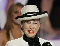 Madame de Fontenay : ''Toutes ces robes, il aurait été préférable que les concurrentes les -------------.''