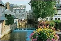 La devise du communisme, ça pourrait être : ''Donne-moi ta montre et je te donnerai --------- ''