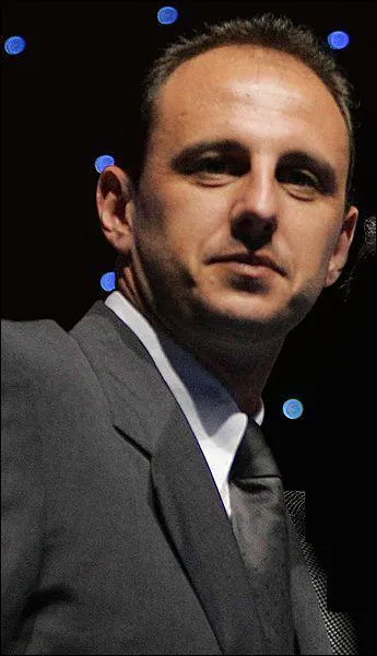 Combien de buts a marqu le gardien Rogerio Cni ?