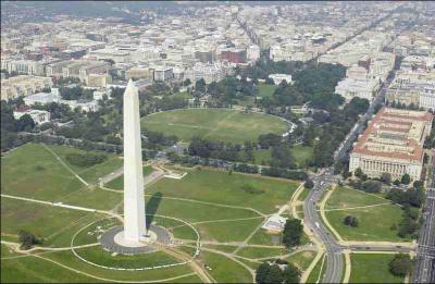 Washington, D. C. est la capitale fdrale des Etats-Unis. Que veulent dire les lettres D. C. qui accompagnent le plus souvent son nom ?