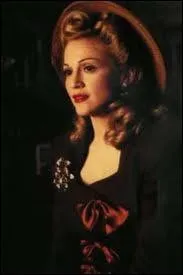 De son peuple elle fut la vivante madone 
La maladie terrible, elle ne l´évita 
Et depuis on la pleure, dans cette Argentina 
À qui elle apparut près du petit perron