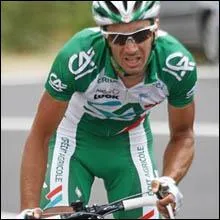 Né à Lannion, il s'est révélé en gagnant une étape du Tour d'Italie en 2005.