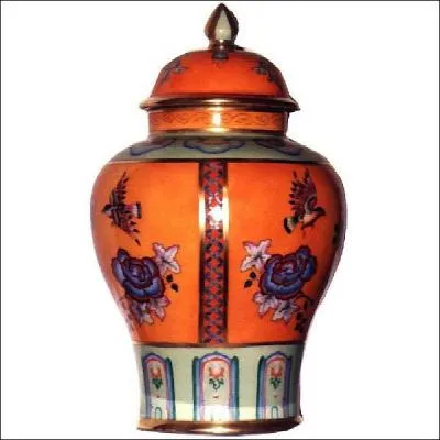 Grand vase en porcelaine ou personne sans aucun rôle actif :