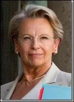 Pour quelle rcompense MAM est-elle nomine ?