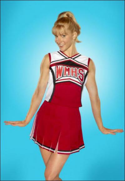 Comment s'appelle cette fille, cheerleader et membre du Glee club ?