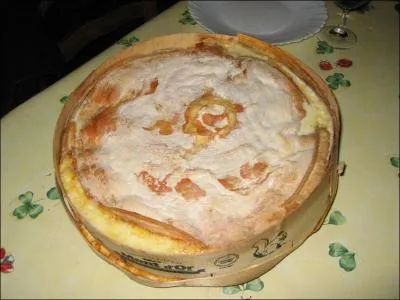 Quel est ce plat de fromage chaud que l'on sert dans sa bote ?