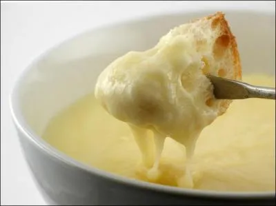 Quels sont les fromages indispensables  la confection de la fondue savoyarde ?