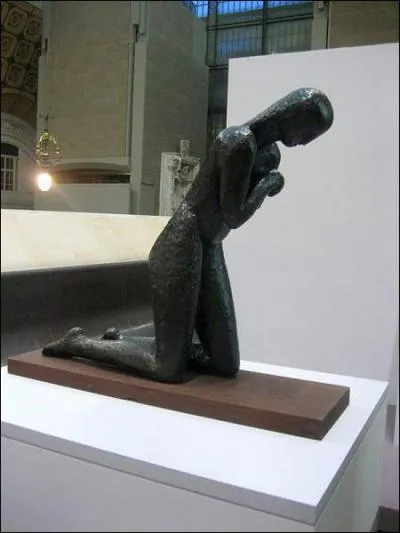 On peut admirer une copie de cette sculpture dans une station du mtro parisien. Elle s'appelle...