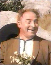 Le fidle serviteur sourd et muet, Bernardo, est entr au service de Zorro en Espagne, lorsque ce dernier y faisait :