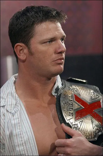 Comment s'appelle ce catcheur ?