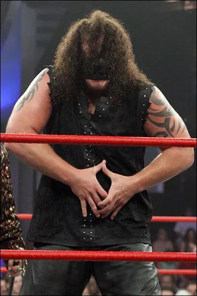 Comment s'appelle ce catcheur ?