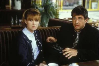 Dans ce film, son personnage se nomme Hlne Voisin ... .