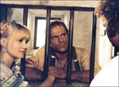 Dans ce film, son personnage se nomme Lucy ... .