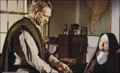 Dans ce film, son personnage se nomme Henri Charrire ... . .