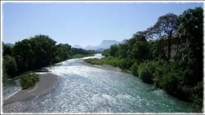 La Drôme est la rivière qui donne son nom au département n° 26. Elle arrose Die et Crest. C'est un affluent ... .