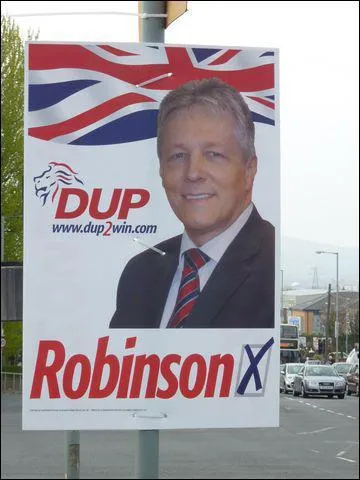 En janvier 2010, le premier ministre Peter Robinson s'est retrouv involontairement au coeur d'un scandale. Lequel ?