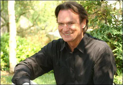 Il a mis fin  : ' Une Femme d' Honneur '