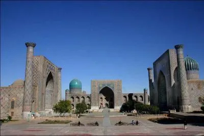 Dans quel pays d'Asie centrale se situe la ville de Samarkand ?