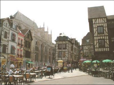 De quel département la ville de Troyes est-elle le chef-lieu ?