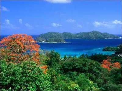 Au large de quel pays se situe Trinité-et-Tobago ?