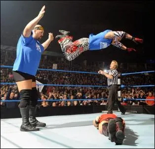 Qui saute dans cette image ?