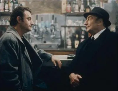 Dans ce film, son personnage se nomme inspecteur Simon ... .