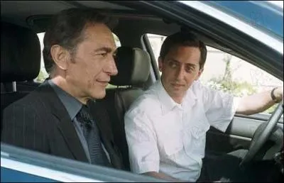 Dans ce film, son personnage se nomme Maitre Foix ... .