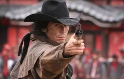 Quelle srie trs populaire aura droit  un pisode spcial empruntant  plusieurs genres (sitcom, western... ) ?