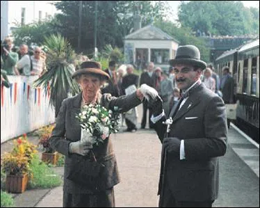 Et pour finir, un hommage aux acteurs qui ont longtemps incarn Poirot et Marple pour la tlvision : qui sont ces comdiens ?