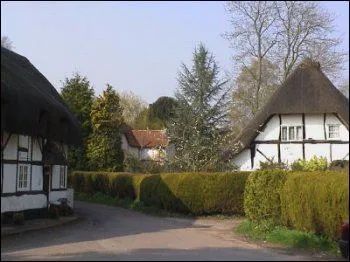 J'habite  St Mary Mead.