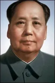 Quelle était la couleur du petit livre écrit par Mao Tsé-Toung ?