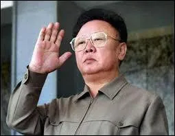 En 1994, Kim Jong Il succède à son père Kim Il Sung à la tête de...