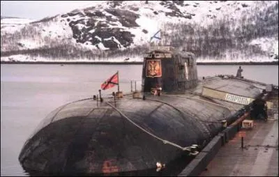 Sous-marin russe coul en 2000 :