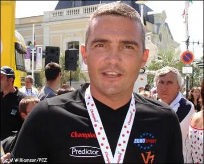 Il nous fait rire ... .