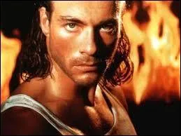 ''Si tu parles à ton eau de Javel pendant que tu fais ta vaisselle, elle est moins ---------------.''