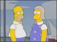 Comment s'appelle la demi-sur d'Homer ?