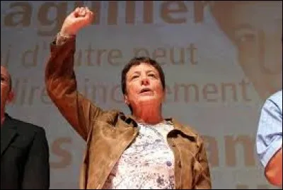 ARLETTE LAGUILLER née le 18/03/40 à Paris. Vrai nom : Arlette Yvonne Laguiller. Quel est le plus haut diplôme obtenu par cette candidate ?