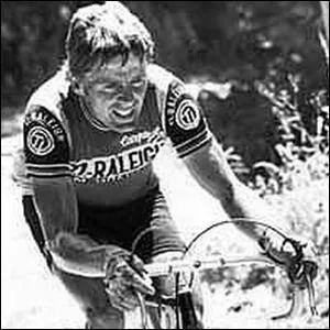 Ce hollandais prometteur chute dans la 14 me tape du Tour 76 :