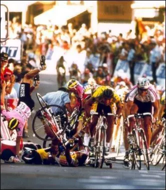 Il chute gravement dans le sprint d'Armentires en 94 :