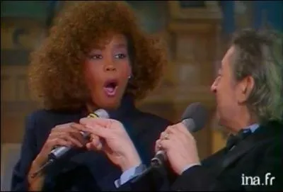 Lors d'une émission de Michel Drucker, on a vu la mâchoire de Whitney Houston se décrocher et ses yeux s'agrandir quand Gainsbarre lui a déclaré...