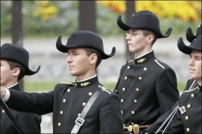 Quelle grande école est surnommée X ?