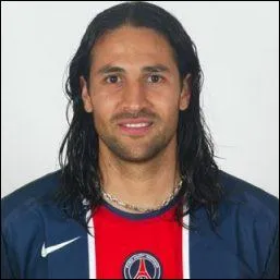 Quelle est la nationalit de Mario Yepes, l'ancien dfenseur de Paris ?