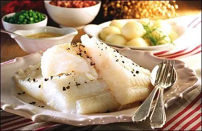 Le lutfisk est un plat sudois de poisson prpar avec :
